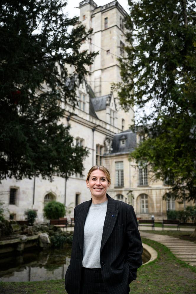 Nathalie Koenders, maire socialiste de Dijon et candidate à sa réélection pour les prochaines municipales, à l’hôtel de ville de Dijon, le 15 janvier 2026.