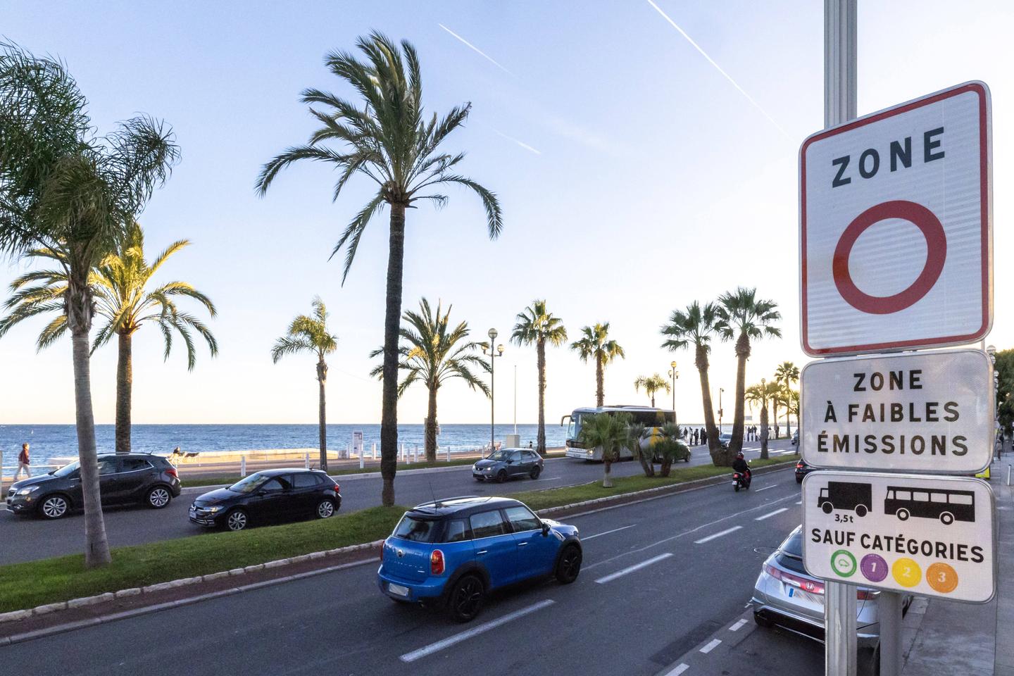 « La bataille pour les ZFE n’est pas terminée » : après le report du vote sur leur suppression, élus, scientifiques et ONG se mobilisent
