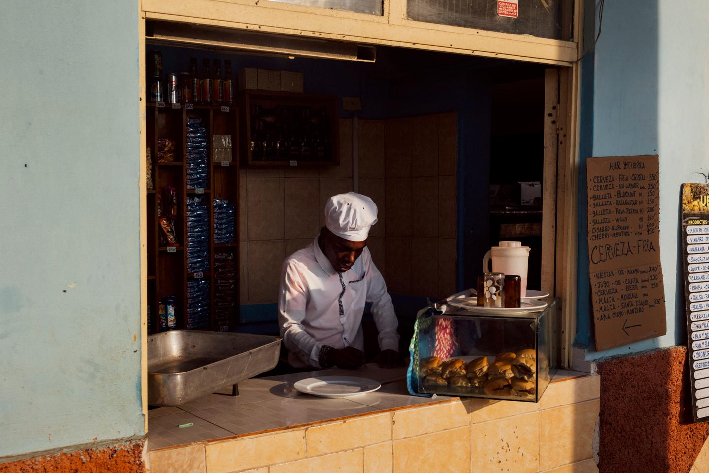 « Il ne reste plus qu’à s’en aller » : à Cuba, la vie devenue impossible