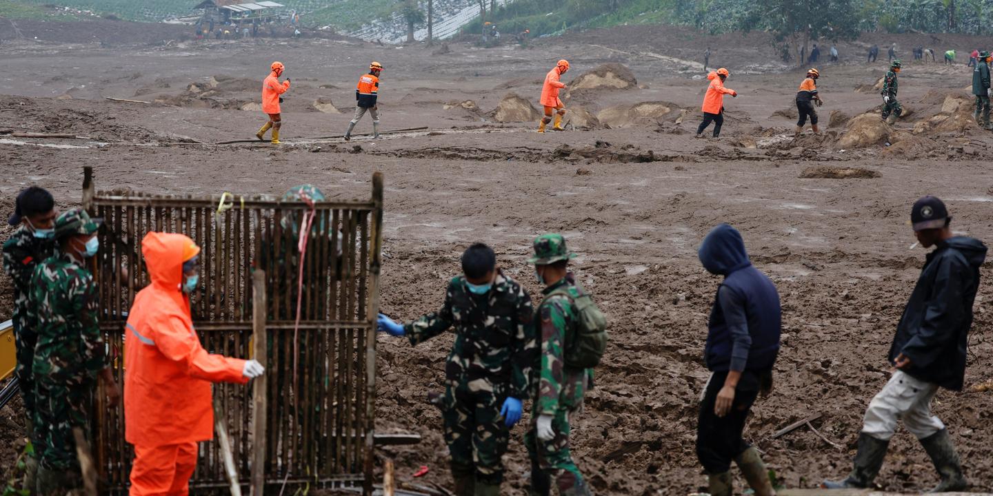 Glissement de terrain en Indonésie : le bilan s’alourdit à 34 morts, des dizaines de personnes restent portées disparues