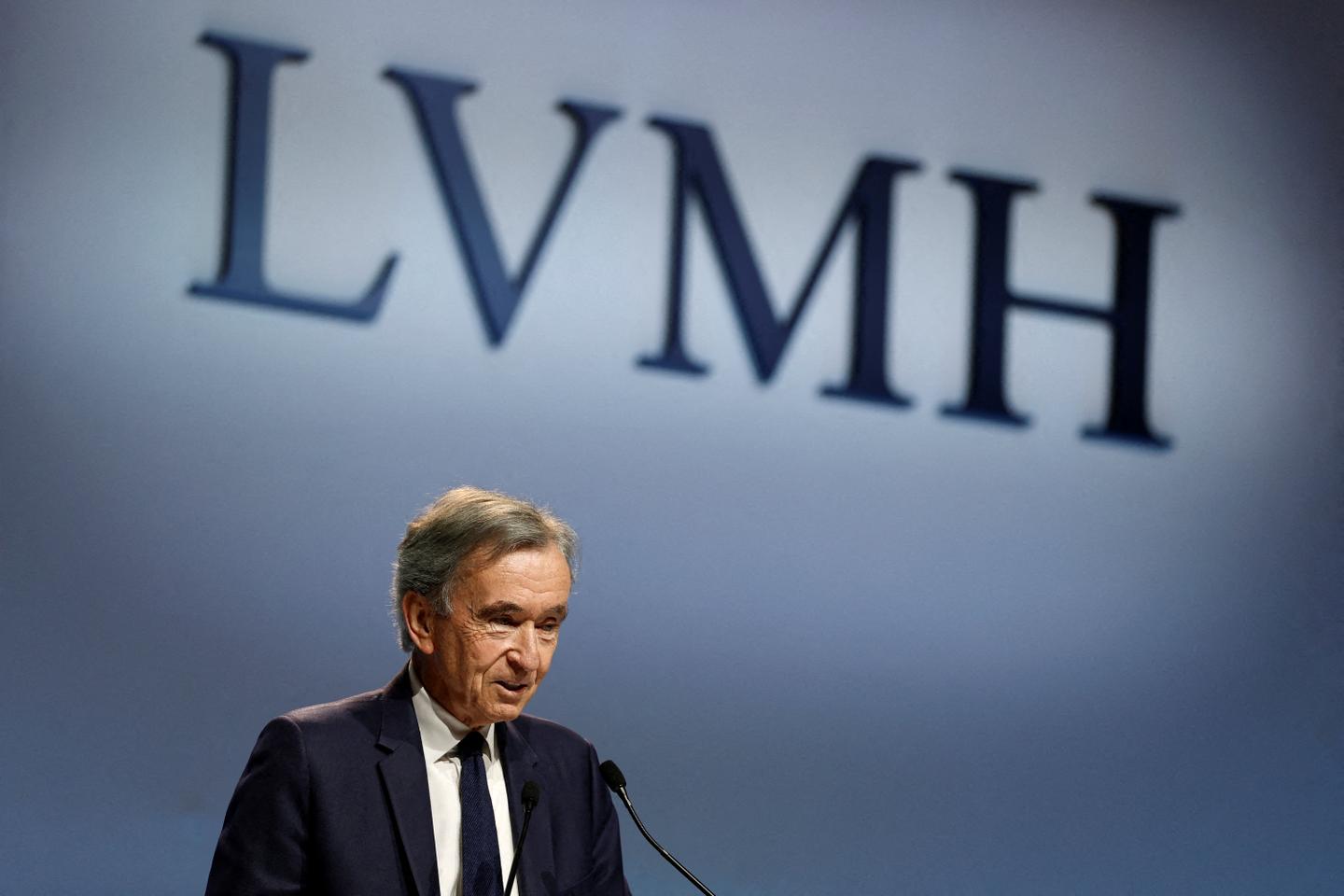 Les salariés de « Challenges », « Sciences et Avenir » et « La Recherche » votent une motion de défiance contre LVMH