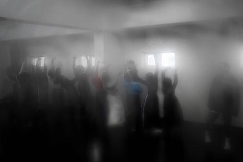 Une danseuse de la compagnie Baza.Art People dans un studio de danse non chauffé, à Kiev, le 29 janvier 2026.