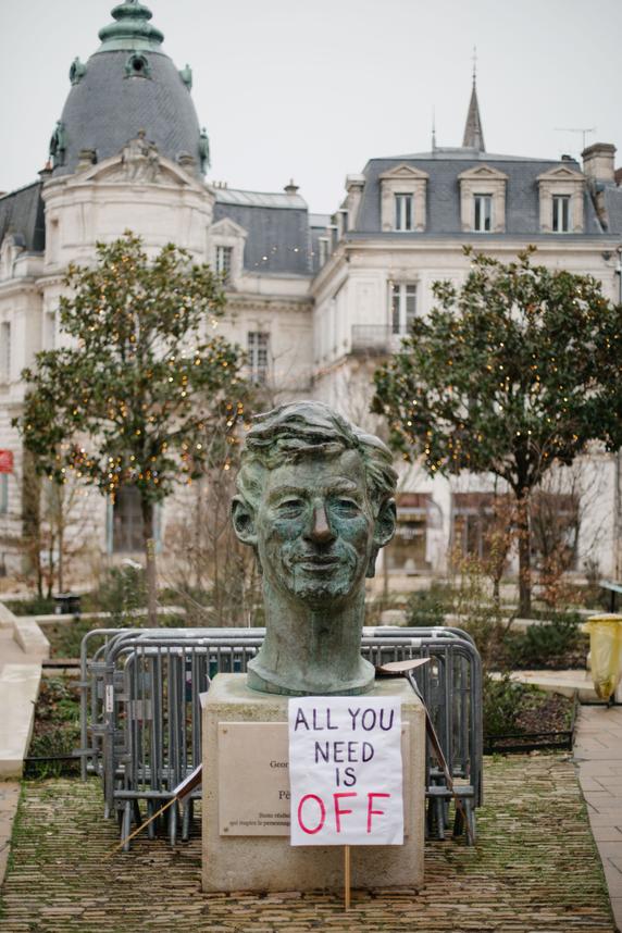 Le buste d’Hergé pendant le Grand Off de la bande dessinée, à Angoulême, le 26 janvier 2026.