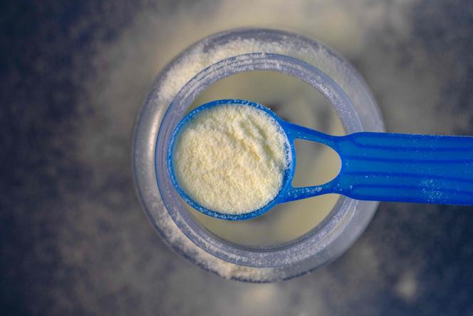 De la poudre de lait infantile, à Quimper, en janvier 2026.