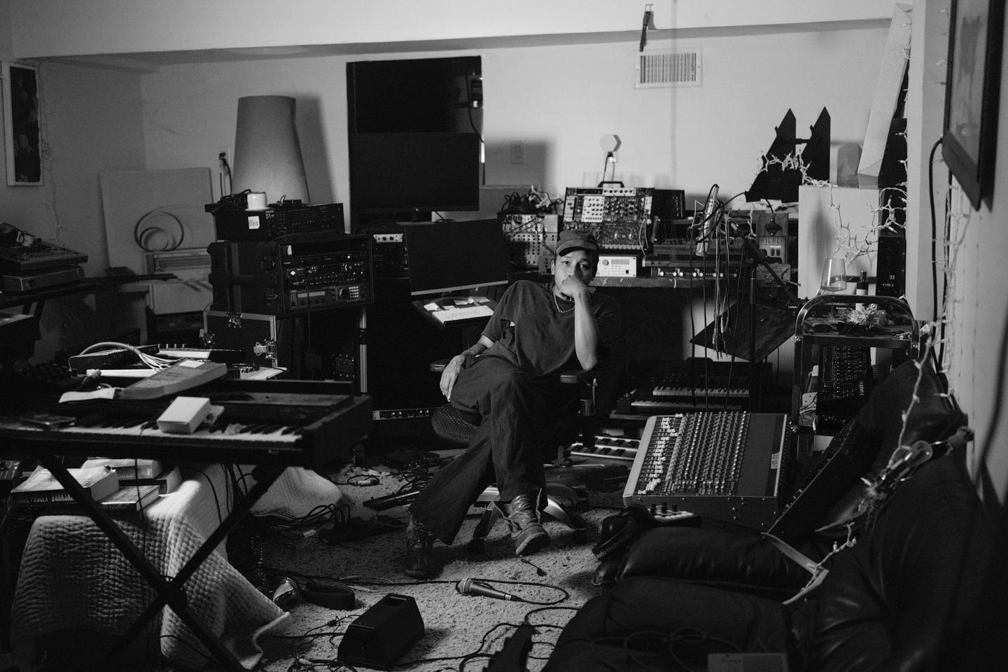 Le chanteur Dijon, producteur de bruit et de douceur