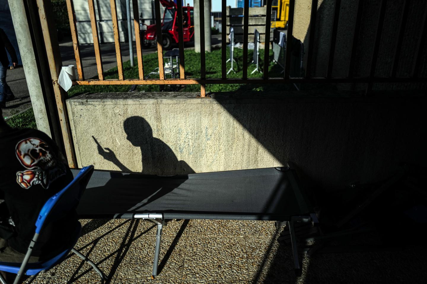 Plus de 50 % des moins de 25 ans en France s’informent via les réseaux sociaux et outils d’IA