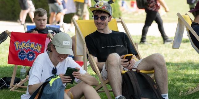 Social media ban for under-15s: Why everyone in France will soon have to verify their age