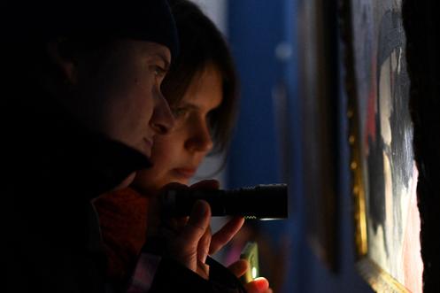 Au Musée national des beaux-arts de Kiev, lors d’une coupure de courant, le 30 janvier 2026.