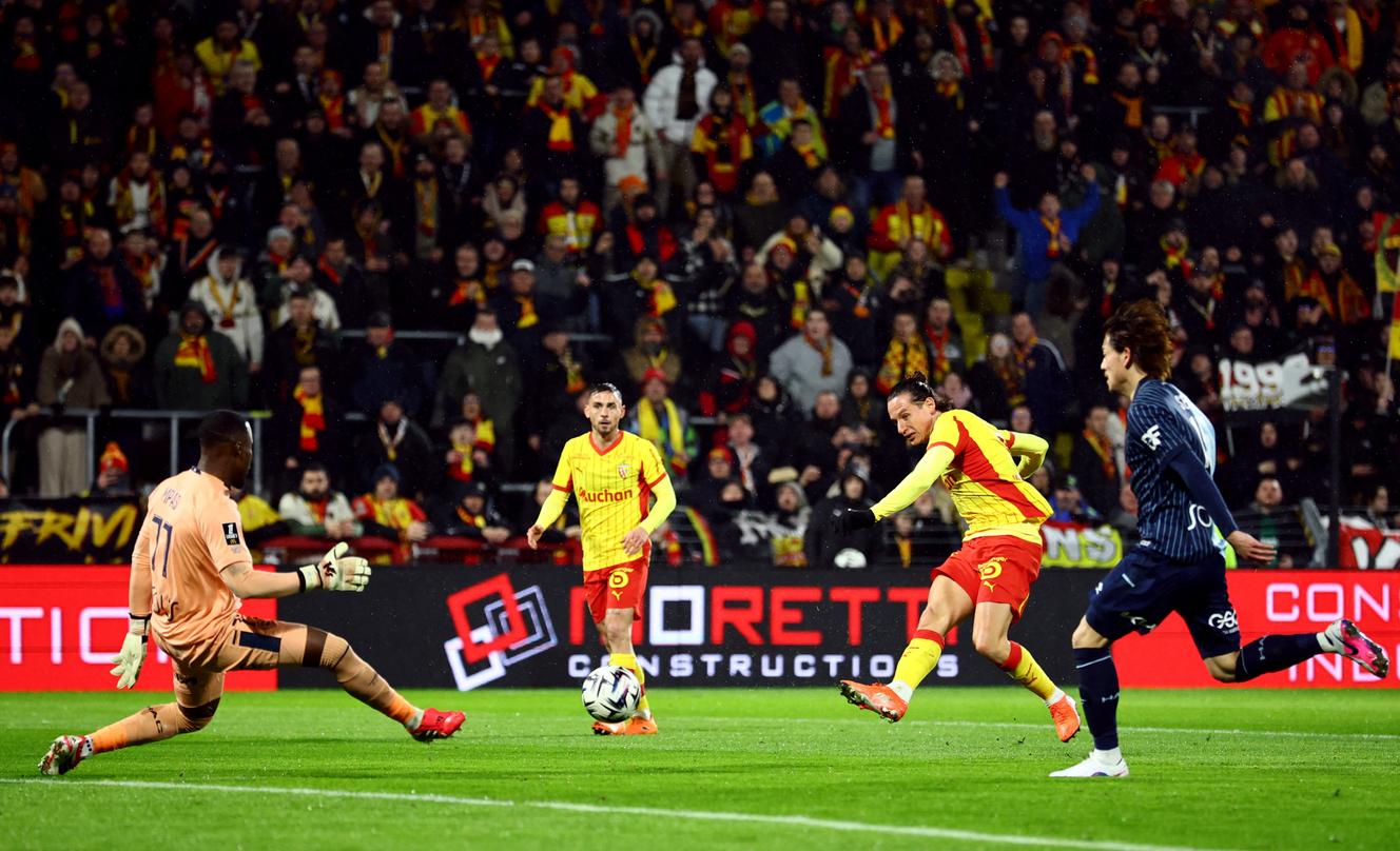 Lens remet la marche avant face au Havre et repasse en tête de la Ligue 1