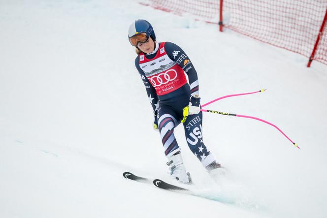 L’Américaine Lindsey Vonn, après sa chute lors de la descente de la Coupe du monde de ski alpin, à Crans-Montana (Suisse), le 30&nbsp;janvier 2026.