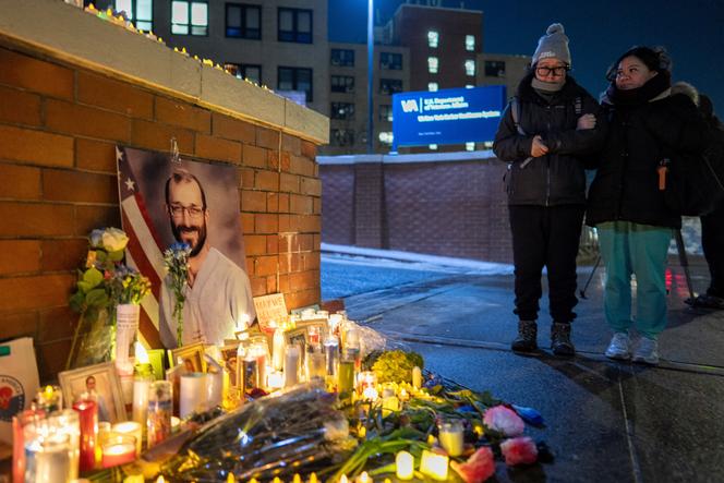 Un mémorial de fortune en hommage à Alex Pretti, à New York, le 29 janvier 2026.