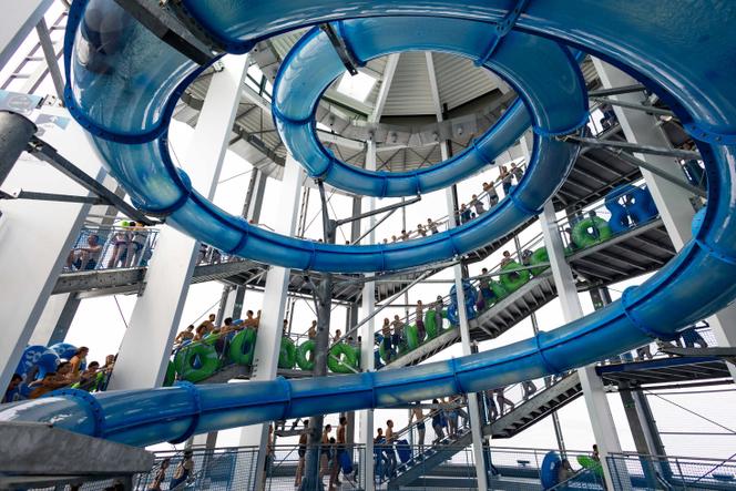 Vue de l’Aquascope, le parc aquatique du parc du Futuroscope, à Chasseneuil-du-Poitou (Vienne), le 31 juillet 2025.