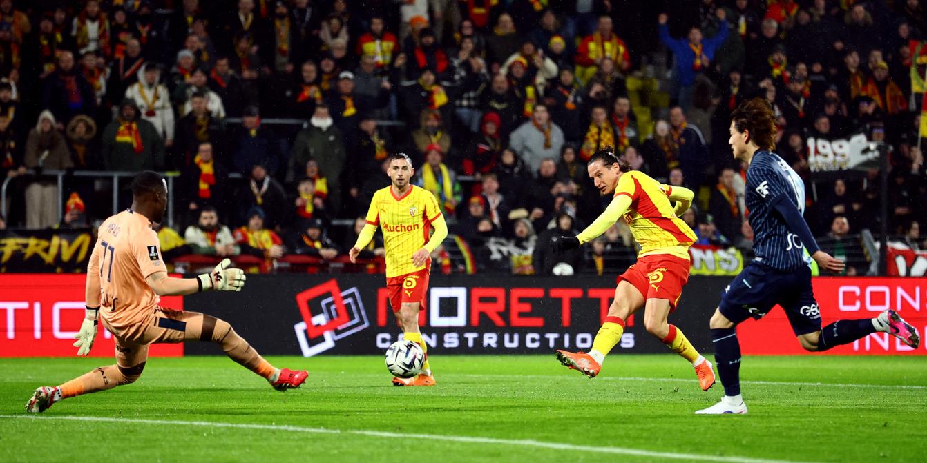 Lens remet la marche avant face au Havre et repasse en tête de la Ligue 1 Kép