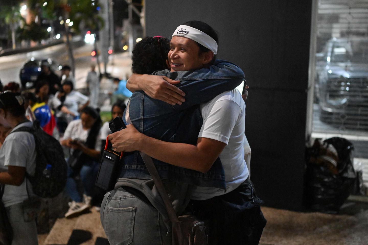 Venezuela's interim president announces mass amnesty law