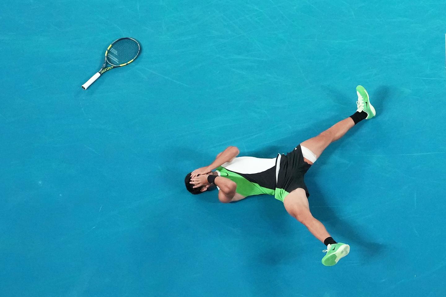 Carlos Alcaraz, vainqueur de l’Open d’Australie, prive Novak Djokovic d’un 25e sacre record en Grand Chelem Carlos Alcaraz, vainqueur de l’Open d’Australie, prive Novak Djokovic d’un 25e sacre record en Grand Chelem