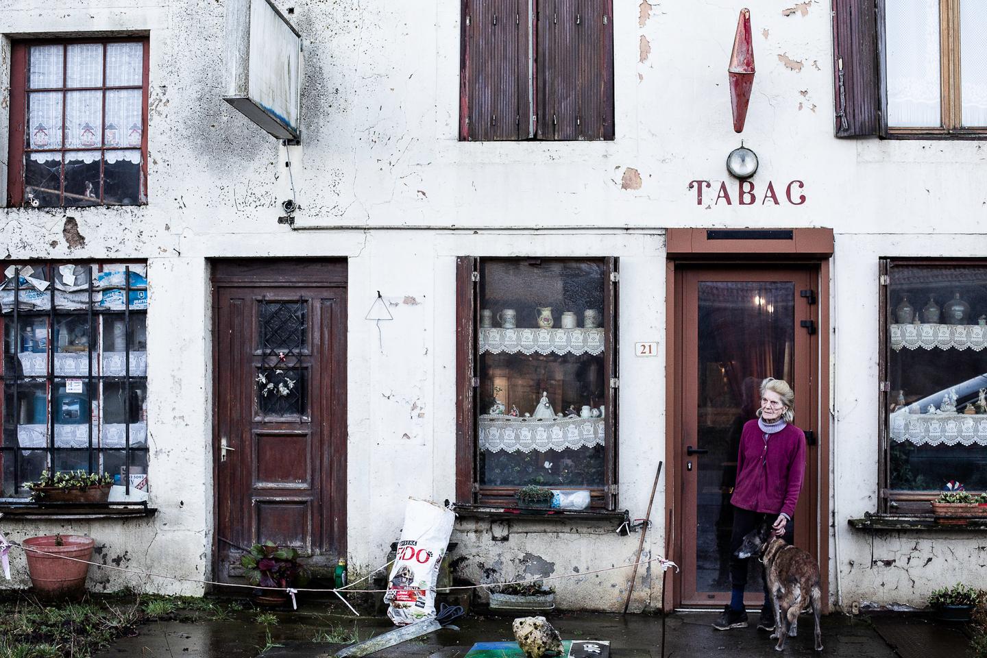La disparition des bars-tabacs, lieux de sociabilité, nourrit la progression du vote RN, selon une étude La disparition des bars-tabacs, lieux de sociabilité, nourrit la progression du vote RN, selon une étude