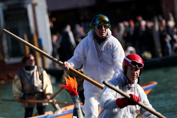 Lors de la parade de la fête de l’eau, au carnaval de Venise (Italie), le 1ᵉʳ février 2026.