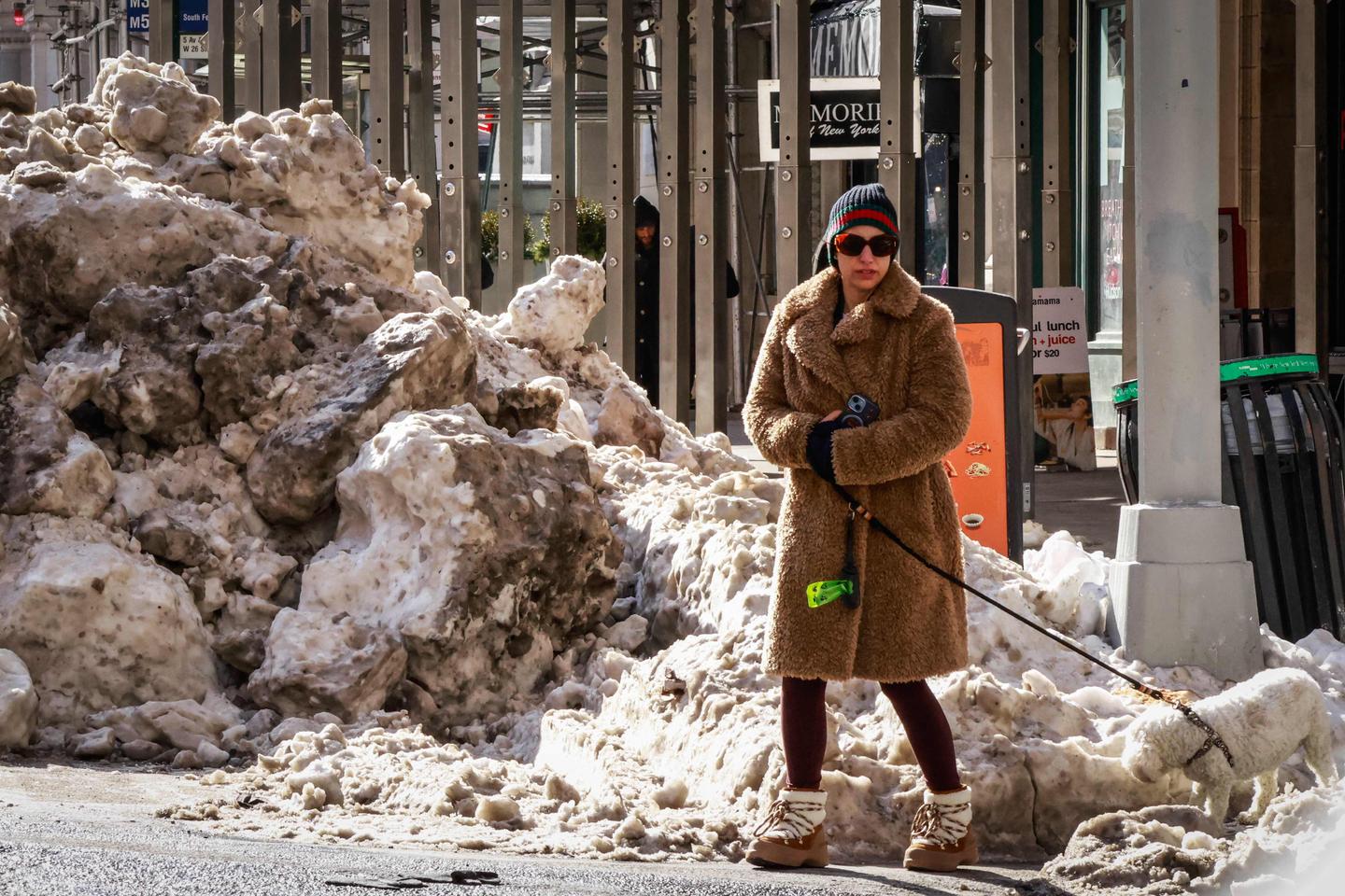 New York, qui traverse une vague de froid exceptionnelle, déplore 13 morts d’hypothermie