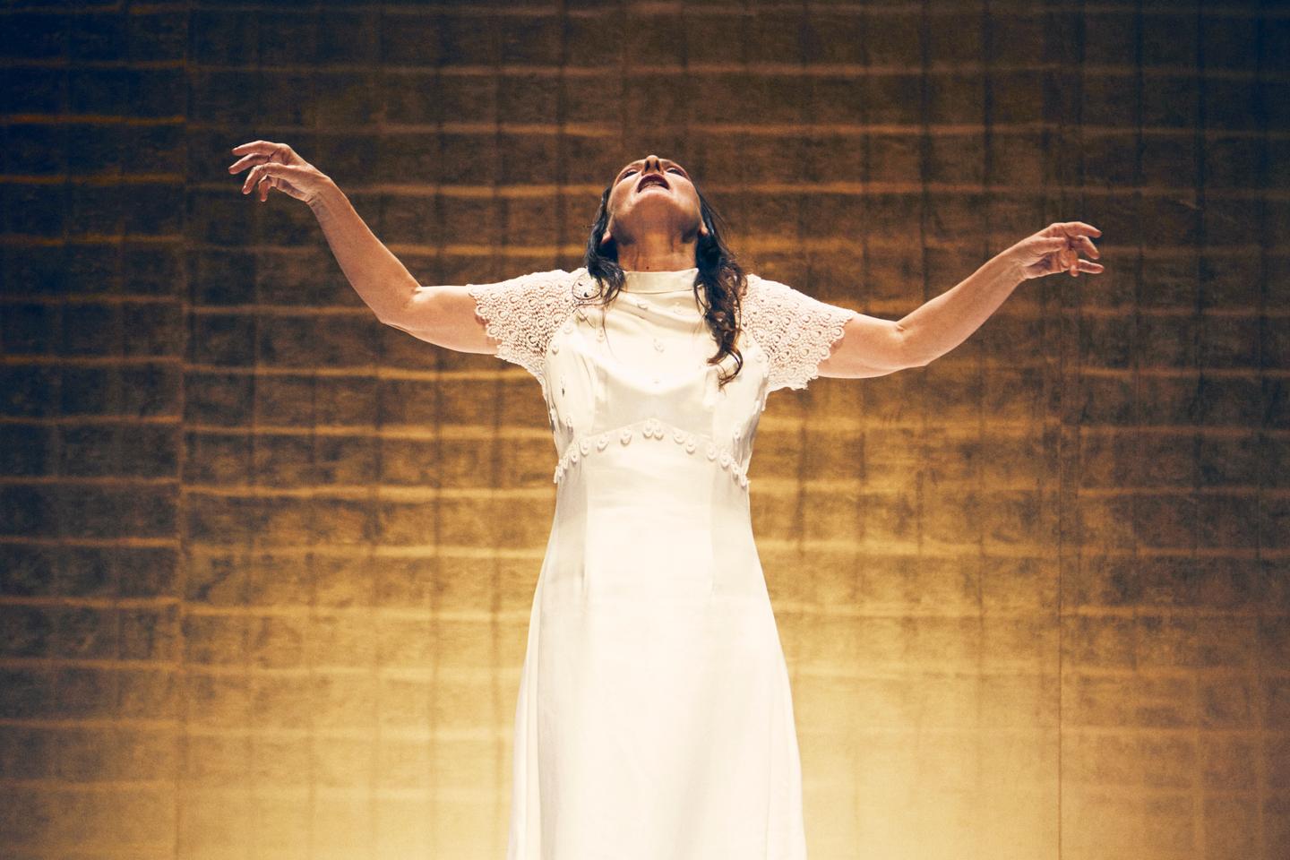 « Seppuku. Les funérailles de Mishima ou le plaisir de mourir » : le suicide comme preuve ultime de liberté, selon Angélica Liddell « Seppuku. Les funérailles de Mishima ou le plaisir de mourir » : le suicide comme preuve ultime de liberté, selon Angélica Liddell