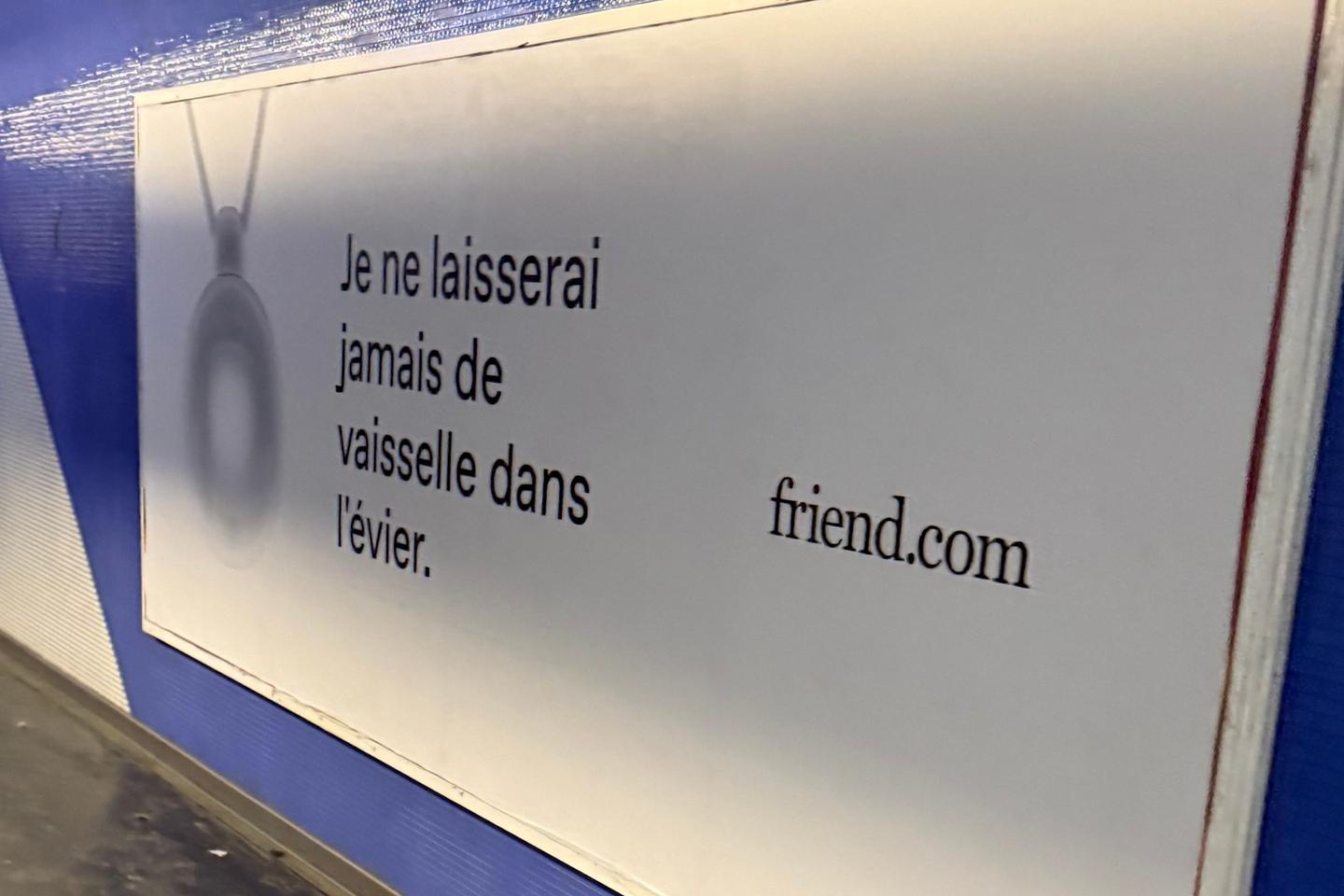 Friend.com : que vendent ces publicités affichées dans le métro parisien ?