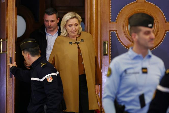 Marine Le Pen arriving at the Paris court on February 11, 2026