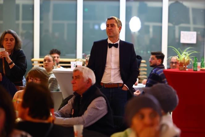 François Ruffin, député de la Somme, lors de la Nuit des bénévoles, organisée à la salle des fêtes d’Abbeville (Somme), le 30 janvier 2026.