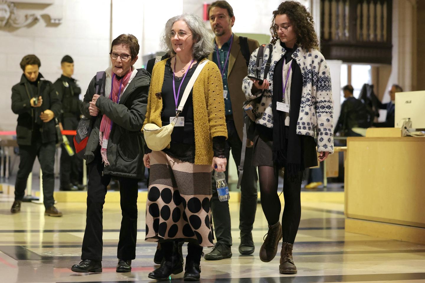 En la apelación por el asesinato de Samuel Paty, sus allegados defienden su memoria ante las acusaciones de discriminación