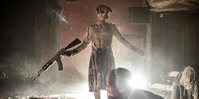 Aux Bouffes du Nord, sidération ou aversion face aux « Chiens » de Lorraine de Sagazan