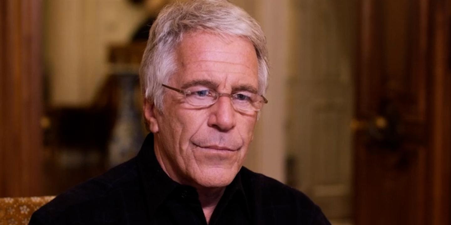 VIDEO Les images de l’interview de Jeffrey Epstein par Steve Bannon