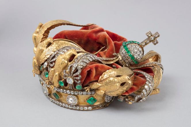 Couronne de haut de tête de l’impératrice Eugénie, déformée lors du vol du 19 octobre 2025 au musée du Louvre.