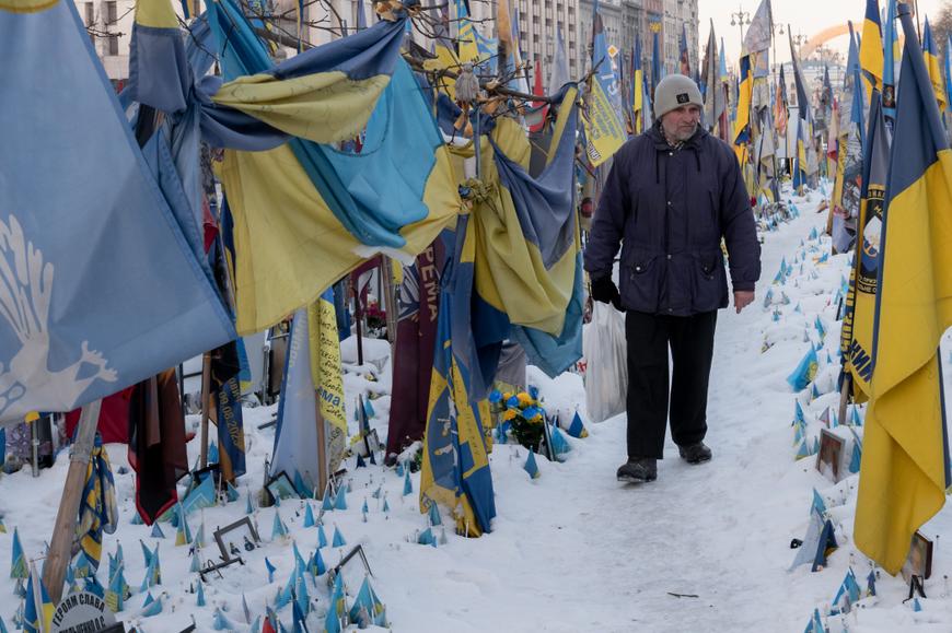 Au Mémorial des soldats ukrainiens tombés au combat, place de l'Indépendance à Kiev, le 2 février 2026.