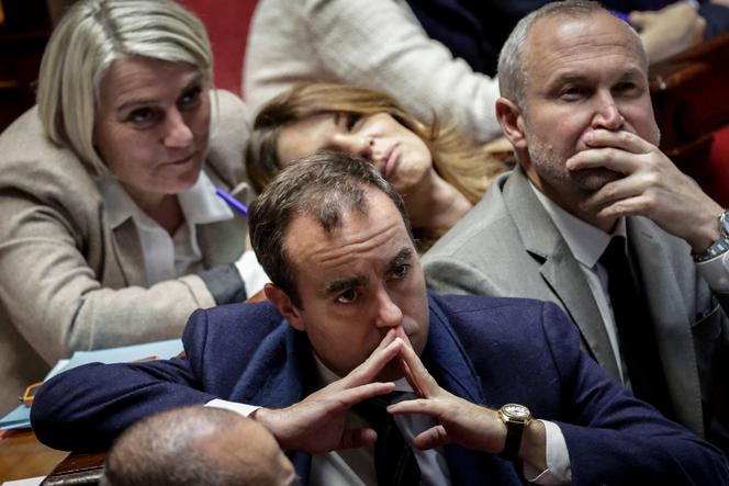 Au premier plan, le premier ministre, Sébastien Lecornu, à l’Assemblée nationale, le 4 février 2026.