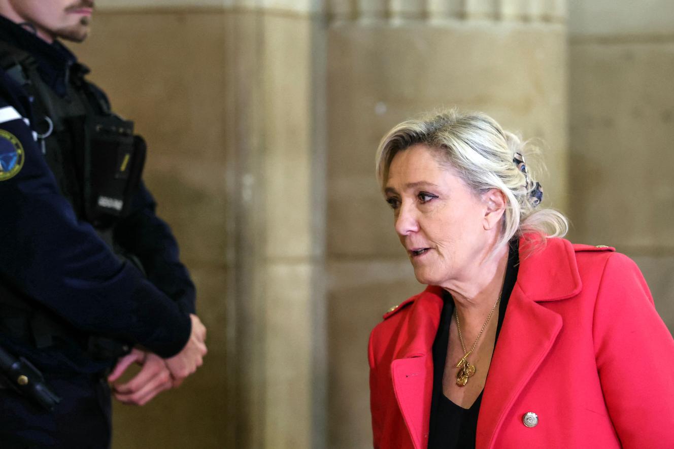 Procès en appel des assistants du FN : la candidature de Marine Le Pen en 2027 plus que jamais hypothétique après les réquisitions