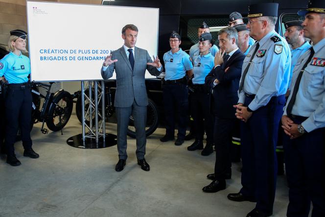 Emmanuel Macron, lors de l’inauguration de la brigade de gendarmerie de Tonneins (Lot-et-Garonne), le 2 octobre 2023.