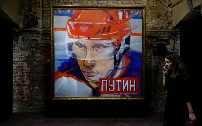 Tableau représentant le président russe, lors de l’exposition « Super Poutine », au Musée d’art ultra-moderne, à Moscou, en 2017.