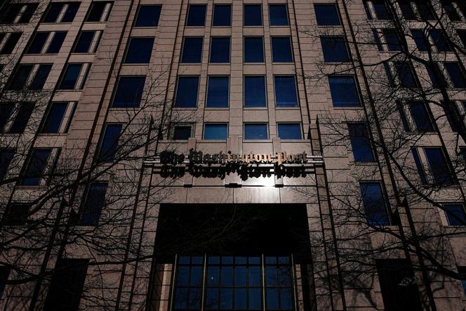 Devant la rédaction du « Washington Post », à Washington, le 4 février 2026.