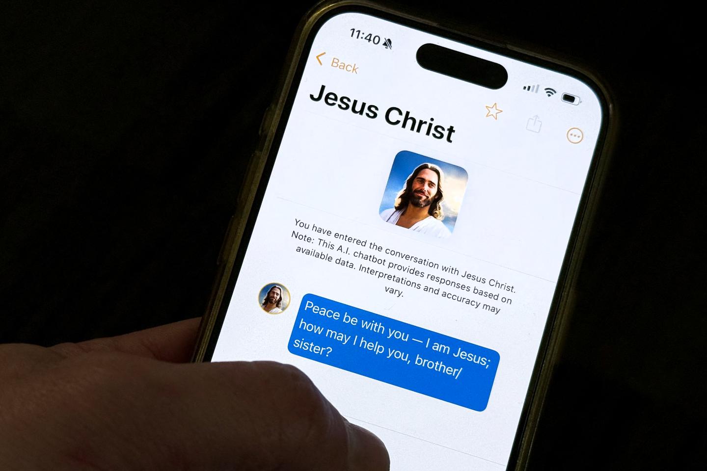 Quand l’IA permet de plonger dans les textes sacrés : CatéGPT, Magisterium AI ou Rabbi Ari
