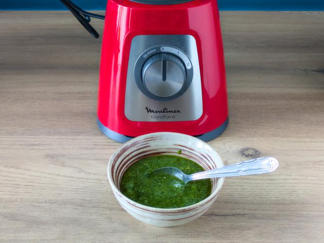 45 secondes ont suffi pour réaliser cette sauce pesto à la consistance souhaitée
