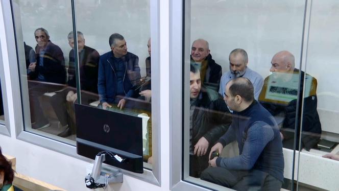 D’anciens responsables politiques et officiels du Haut-Karabakh, au tribunal de Bakou, (Azerbaïdjan), le 5 février 2026.