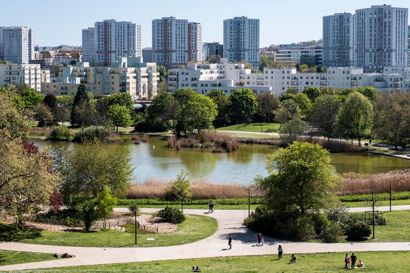A stroll in Nanterre, from the Nuages ​​towers to the University district