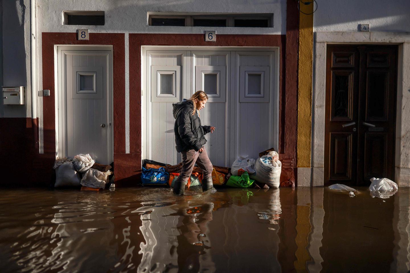 Dépression Leonardo : alerte rouge au Portugal face au risque d’inondations