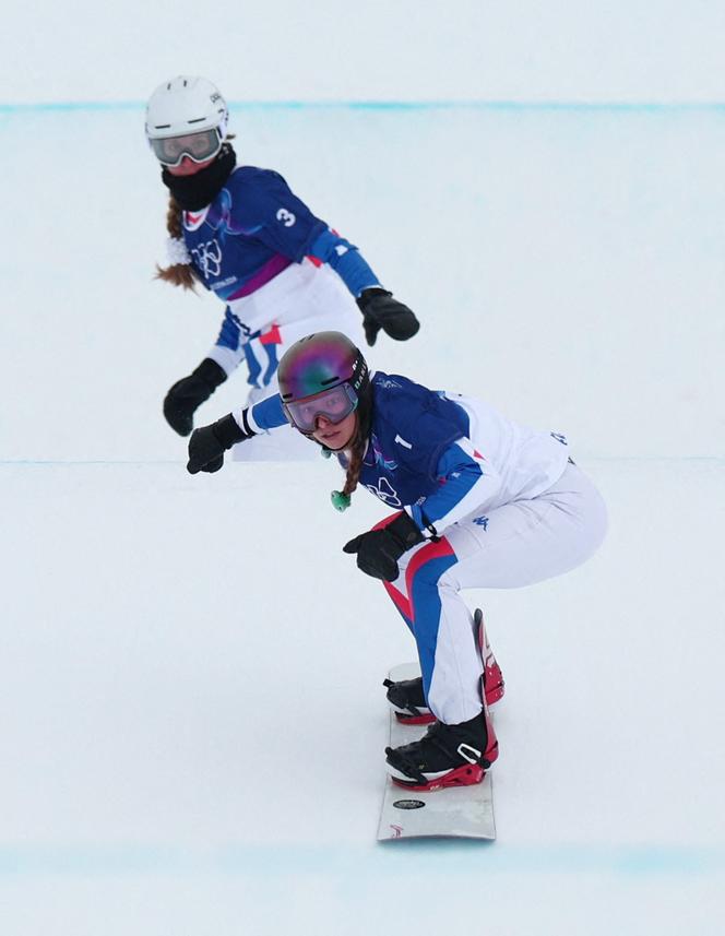 Les snowboardeuses françaises Lea Casta et Julia Nirani-Perani lors d’un entraînement à Livigno (Italie), le 6&nbsp;février 2026. 