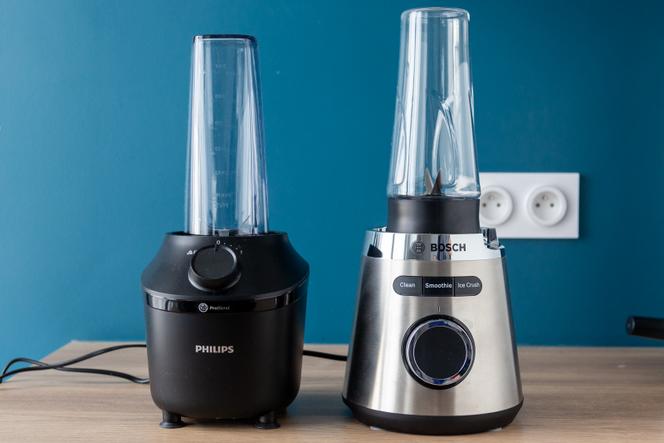 Les blenders Bosch Vita Power et Philips Series 3 000 sont fournis avec une gourde avec lames intégrées permettant de mixer et transporter directement les préparations (soupes, smoothies, jus...)