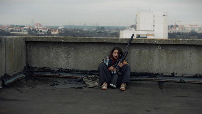 Anita Ognjanovic (Sonja) dans la série « Sous le feu de Sonja », créée par Srdan Golubovic et Ivan Knezevic.