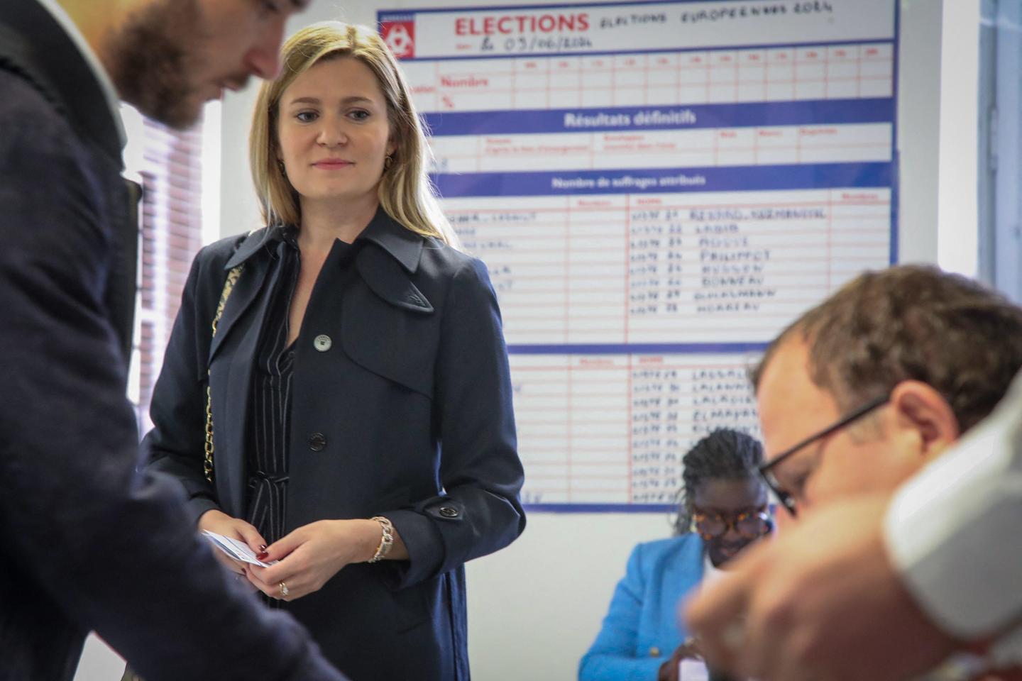 Julie Rechagneux, candidate du RN aux municipales à Bordeaux : un profil impeccable et des fréquentations radicales