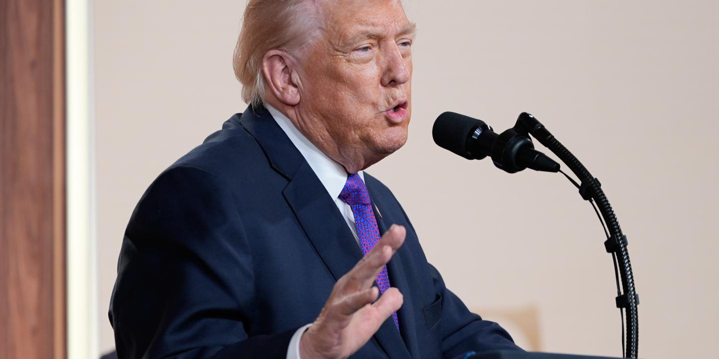 Donald Trump diffuse un montage raciste en ligne représentant Barack et Michelle Obama en singes