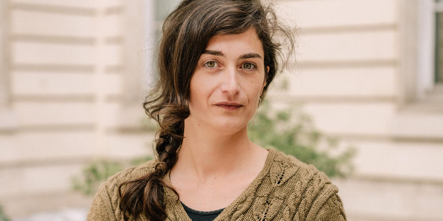 Chloé Santoro, philosophe lauréate du Collège de France, défend le tirage au sort démocratique