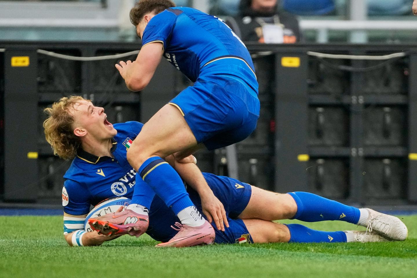 Six Nations: Italy outlasts Scotland in rain-soaked Rome