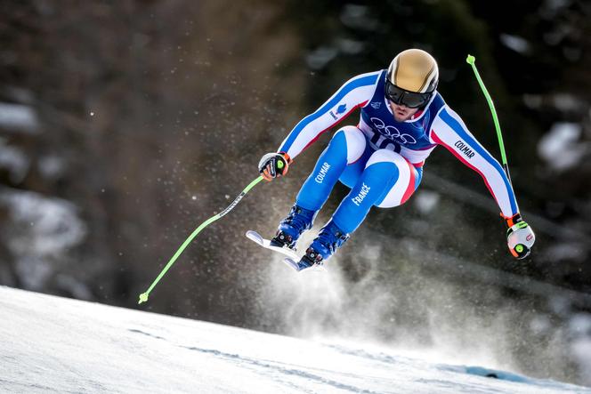 O esquiador francês Nils Allègre durante a descida na encosta do Stelvio em Bormio (Itália), 7 de fevereiro de 2026. 
