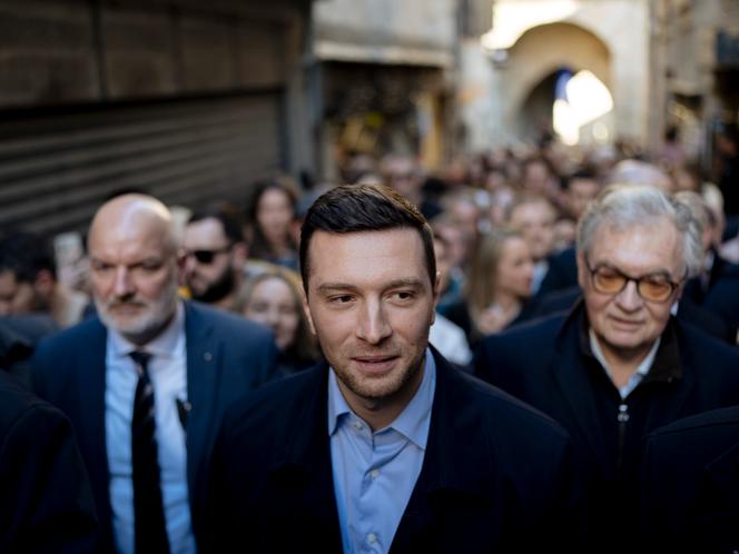 Jordan Bardella, président du Rassemblement National en déplacement de soutien au candidat aux élections municipales, le député Christophe Barthès, à Carcassonne (Aude), le 7 février 2026